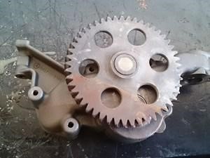 Used MERCEDES MBE4000 Oil Pump (Stock #1950)) Part Image