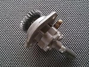 Used Fuel Gear Pump (Stock #7516)) Part Image