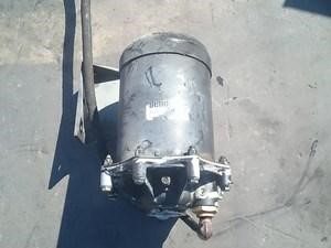 Used 2000 INTERNATIONAL 9100 Air Dryer Image