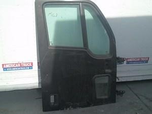 Used PETERBILT 387 Door (Stock #8106)) Part Image