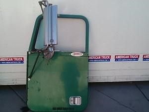 Used 1997 FREIGHTLINER FLD Door (Stock #2904)) Part Image