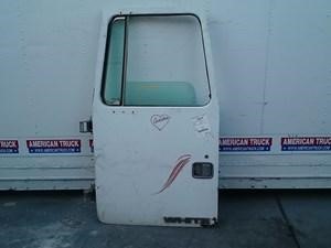 Used VOLVO Door (Stock #8135)) Part Image