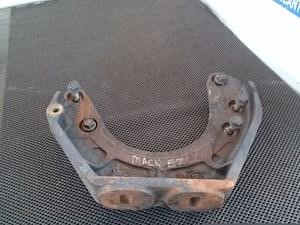 Used MACK E7 Engine Mount (Stock #13339)) Part Image