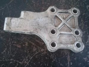 Used Engine Mount Image