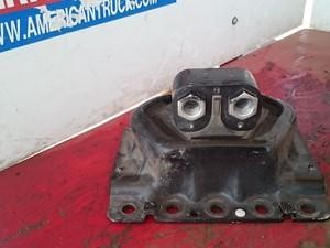 Used Engine Mount (Stock #4949)) Part Image