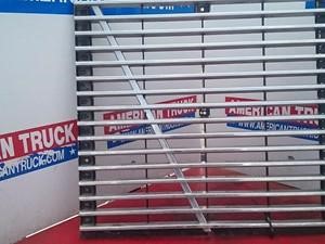 Used VOLVOWHITEGMC Grille (Stock #4396)) Part Image