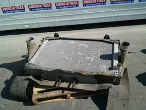 Used FREIGHTLINER Radiator Image