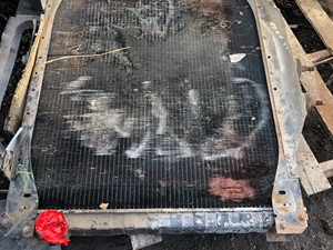 Used 2000 Freightliner FLD120SD Radiator (Stock #59675)) Part Image