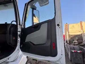Used 2019 Volvo VNL Door (Stock #ETP1705-7A)) Part Image