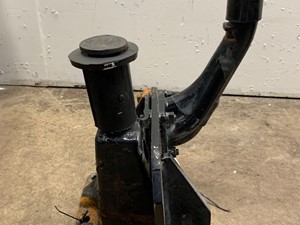 Used 2001 Mack RD Cab Mount (Stock #630-10530)) Part Image