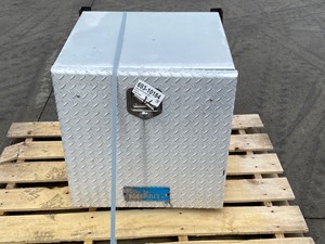 Used 2004 Mack CV713 Tool Box (Stock #693-10184)) Part Image