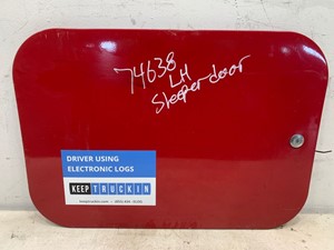 Used 2005 Kenworth T2000 Sleeper Part (Stock #667-10443)) Part Image