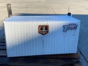 Used 2005 Kenworth T800 Tool Box (Stock #693-10215)) Part Image
