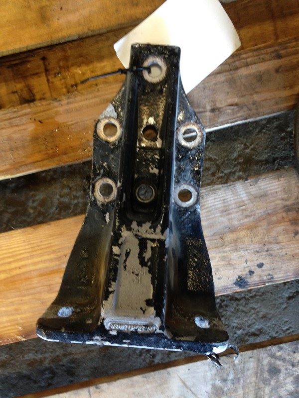 2007 Freightliner Columbia (Stock 63010312) Cab Mounts TPI