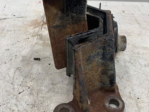 Used 2011 Ford F750 Cab Mount (Stock #630-10698)) Part Image