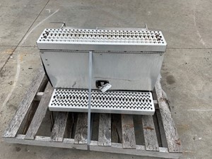Used 2013 Peterbilt 386 Tool Box (Stock #693-10087)) Part Image