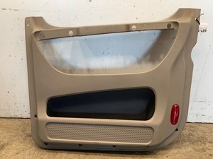 Used 2015 Freightliner Cascadia Door (Stock #681-10100)) Part Image