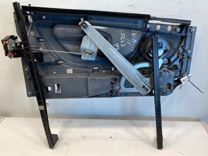 Used 2016 Freightliner Cascadia Door Window Regulator (Stock #621-10285)) Part Image