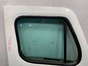 Used 2016 Freightliner Cascadia Door (Stock #606-13166)) Part Image