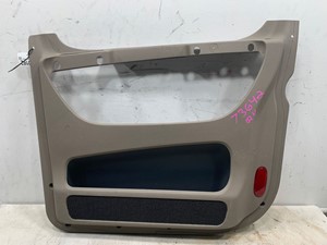 Used 2017 Freightliner Cascadia Door (Stock #681-10162)) Part Image