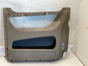 Used 2017 Freightliner Cascadia Door (Stock #681-10191)) Part Image