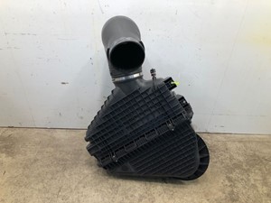2018 Freightliner Cascadia Air Cleaners (Stock #624-10834) Part Image