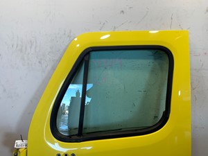 Used 2018 Freightliner Cascadia Door (Stock #606-13178)) Part Image