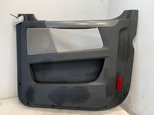 Used 2018 Freightliner Cascadia Door (Stock #681-10103)) Part Image