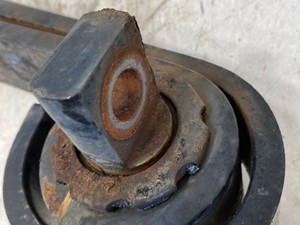 Used 2018 Freightliner Cascadia 125 Spring, Front Leaf Hanger (Stock #632-14815)) Part Image