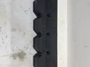 Used 1999 Cummins ISC Valve Cover (Stock #556-11570)) Part Image