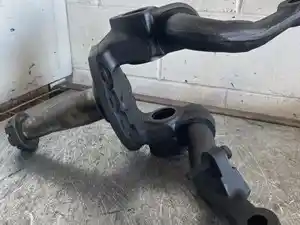 Used 1984 Ford E2HT3010BA Spindle/Knuckle (Stock #401-20047)) Part Image