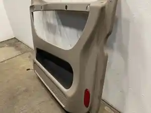 Used 2009 Freightliner Cascadia 125 Door (Stock #681-10345)) Part Image