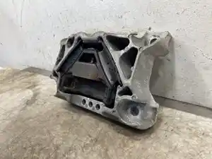 Used 2018 Freightliner Cascadia 126 Engine Mount (Stock #548-13483)) Part Image