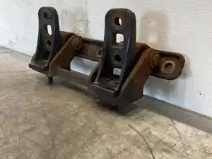 Used 2021 Freightliner Cascadia 126 Hood Hinge (Stock #674-10410)) Part Image