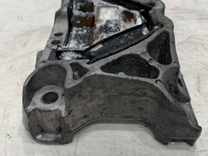 Used Freightliner Cascadia Engine Mount (Stock #548-12018)) Part Image