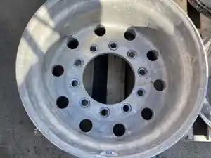 Used 2015 Kenworth T880 Wheel (Stock #618-13967)) Part Image