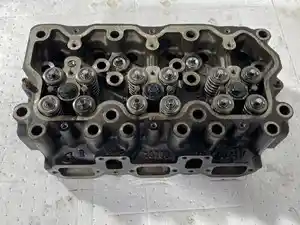 Used 2000 Mack E7 E-Tech Head Image