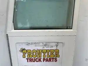Used 2009 Peterbilt 335 Door (Stock #606-13972)) Part Image