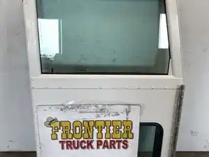 Used 2009 Peterbilt 335 Door (Stock #606-13973)) Part Image