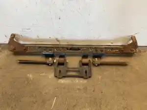 Used 2002 Freightliner Columbia Hood Hinge (Stock #674-10418)) Part Image