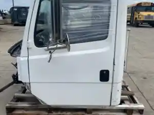 Used 2003 Freightliner FL70 Cab (Stock #603-11868)) Part Image