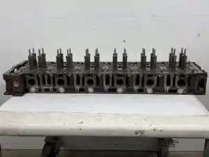Rebuilt 2014 Detroit Diesel DD15 Head (Stock #504-13598)) Part Image