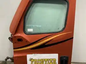 Used 2024 Freightliner Cascadia 126 Door (Stock #606-14004)) Part Image