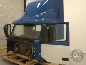 New 2018 VOLVO VNL300 Cab (Stock #763920)) Part Image