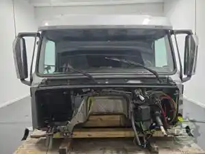New 2018 VOLVO VNL430 Cab (Stock #824280)) Part Image
