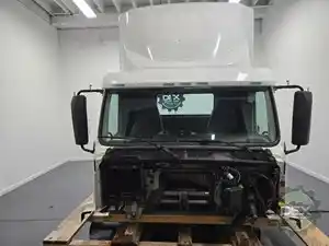 New 2016 VOLVO VNM 200 Cab (Stock #815406)) Part Image