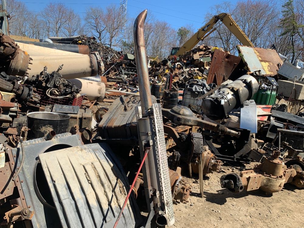 1995 Mack E7 (Stock TSALVAGE2249MUFF006) Mufflers TPI