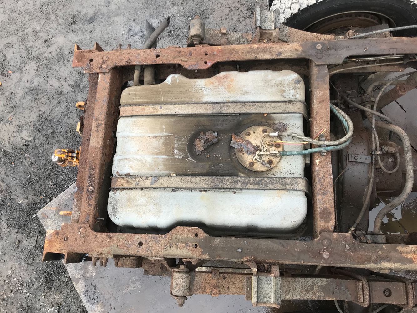 2003 Ford F550 (Stock TSALVAGE1613FOFT1106) Fuel Tanks TPI