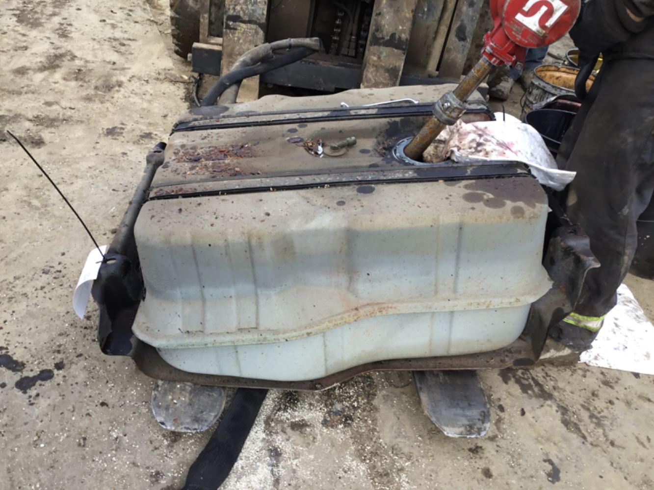 Used 2006 Ford F350 Fuel Tank for sale Freehold New Jersey United
