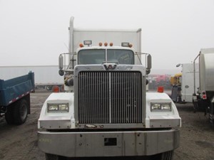 Used 1985 WESTERN STAR 49642 Hood (Stock #77755)) Part Image
